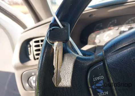 1998 Ford F-150 Lariat/Standard/Xl/Xlt z USA, uszkodzony, nr VIN 1FTZF18W1WNA68016